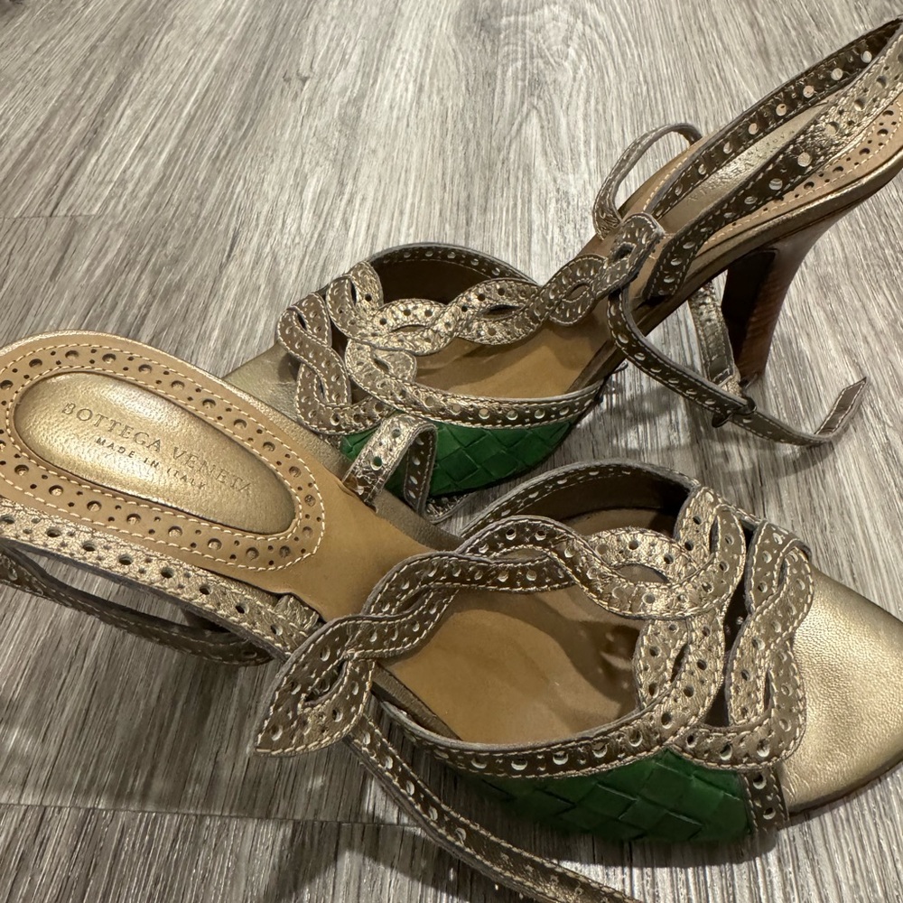 Bottega Veneta Gold Metallic & Green Woven Leather Heeled Sandals